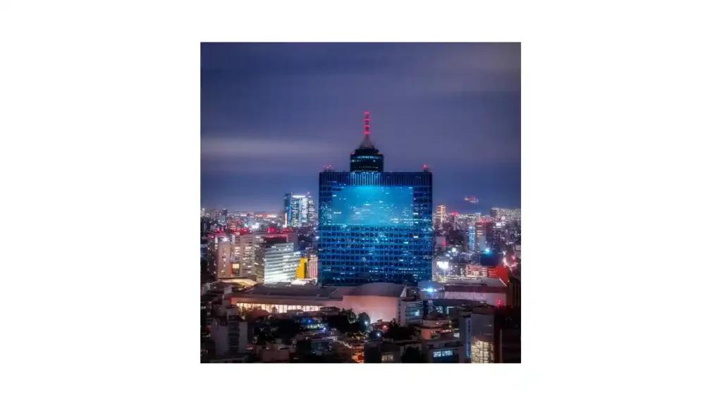 Vista de noche de la Torre WTC.