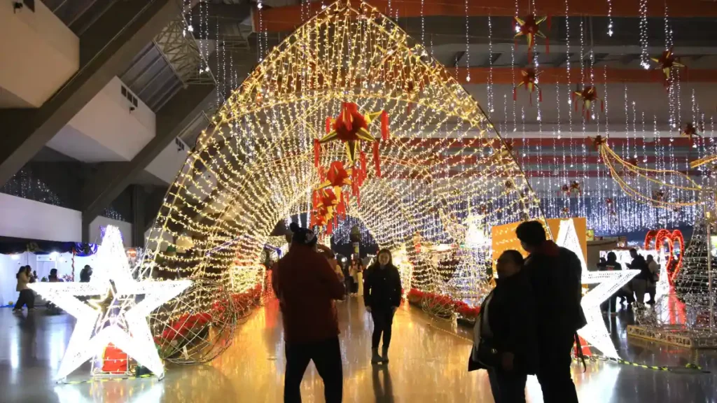 Asistentes al Festival Navideño por Amor a Puebla.