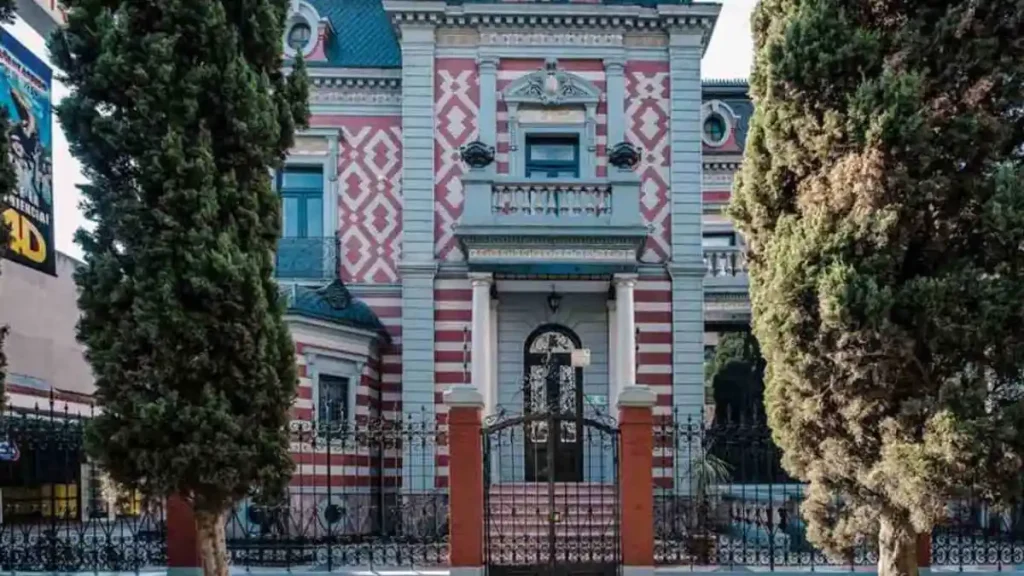 Fachada del Museo de Cera de la CDMX.