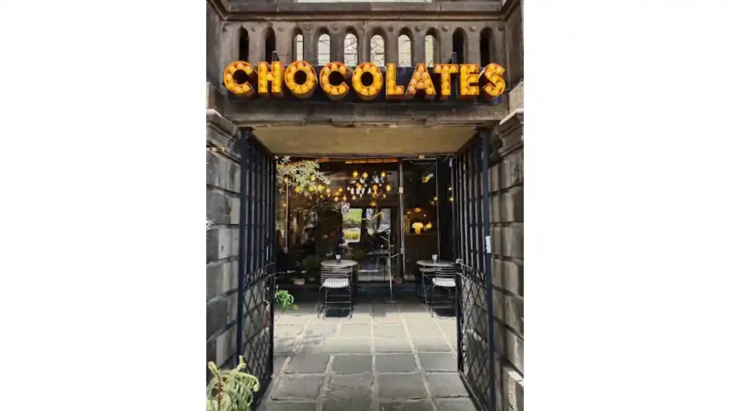 Entrada a R&E Specialty Coffee.