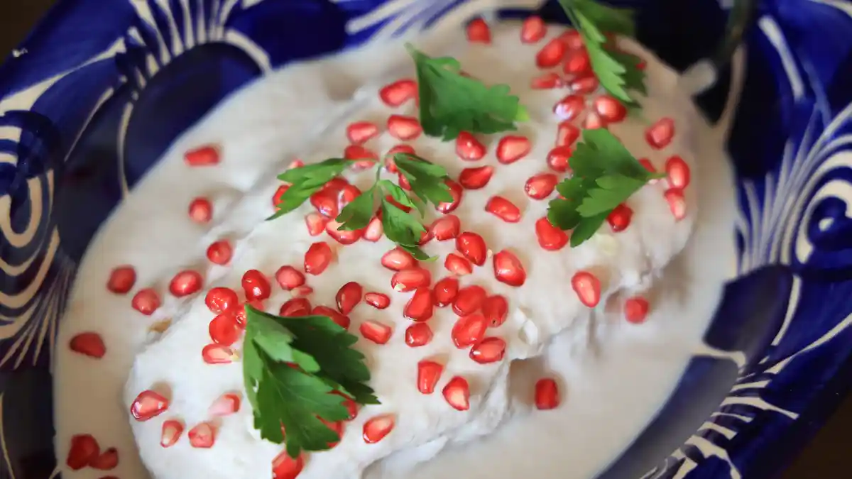 Cuatro restaurantes para comer chiles en nogada en Puebla.