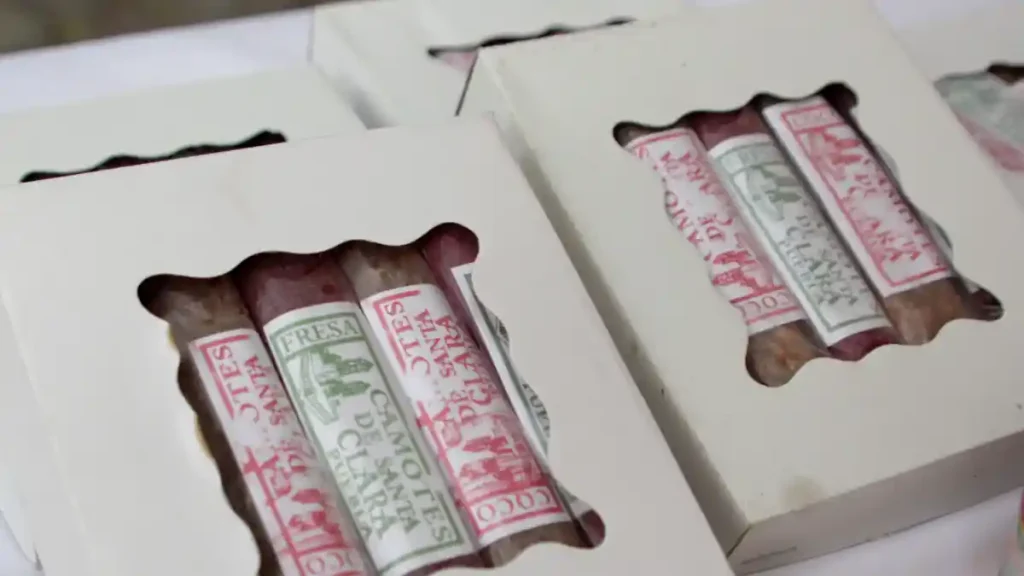 Cajas de camotes, los dulces típicos más populares de Puebla.